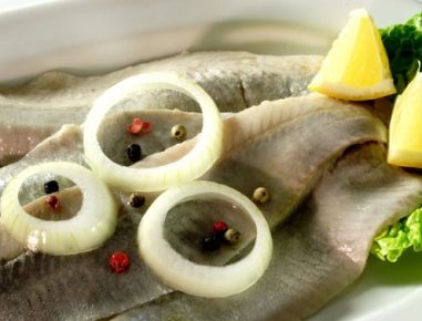 Sauer eingelegte Traunsee-Bratfische