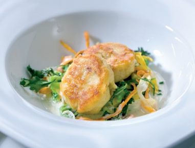 Käsesemmellaibchen mit Gemüse