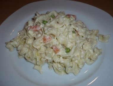 Gemüsenudeln mit Käserahmsauce