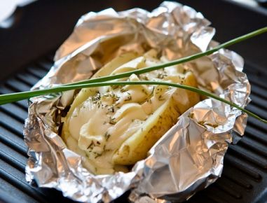 Kartoffeln mit Rosmarin-Schafkäsefüllung