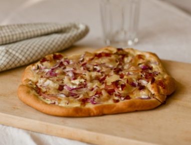 Elsässer Flammkuchen (Tarte flambée)