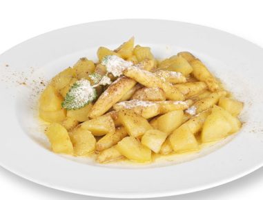Zimtnudeln mit Vanilleeis-Apfelröster