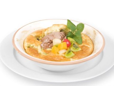 Früchte-Minzschmarren mit Schokoeis