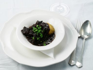 Göttlesbrunner Zweigelt-Gulasch