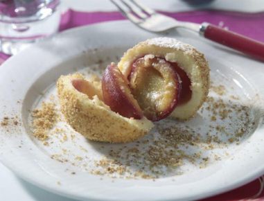 Zwetschkenknödel aus dem Dampfgarer