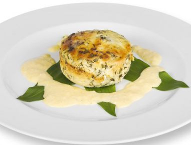 Bärlauch-Frischkäseküchlein mit Maiscreme