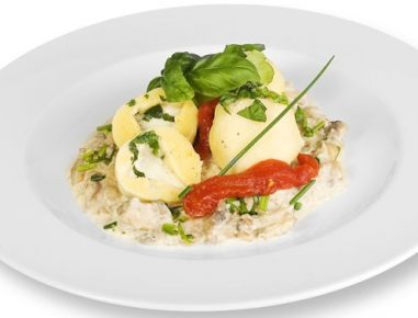 Mozzarellaknödel mit Champignonsauce