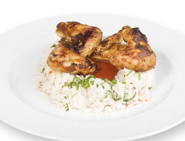 Chicken Wings mit Zitronenreis und Sauce