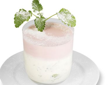 Minztopfen-Erdbeermousse