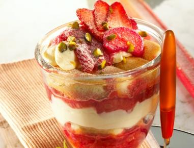 Erdbeer-Rhabarber-Tiramisu
