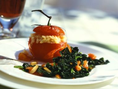 Tomaten mit Reisfüllung