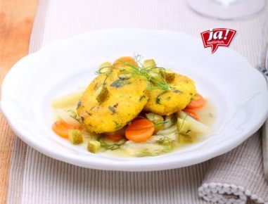 Gurkenpuffer mit Karotten-Fenchelsauce