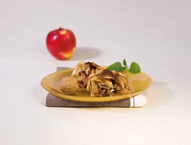 Apfelstrudel mit Walnüssen