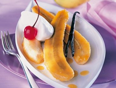 Gebratene Bananen mit Vanillerahm