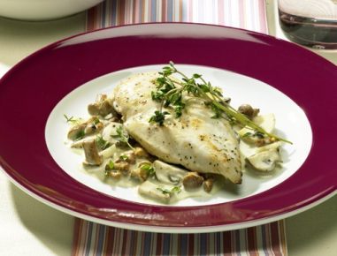 Hühnerbrust in Alufolie mit Pilzen und Thymian