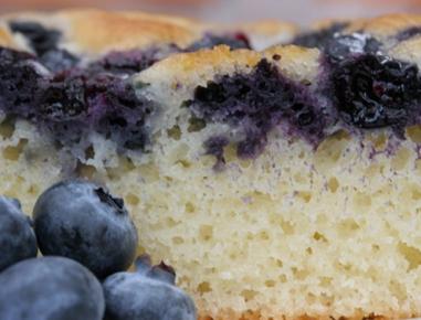Blechkuchen mit Heidelbeeren