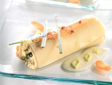 Gemüse Nudel Rouladen auf Lauchsauce