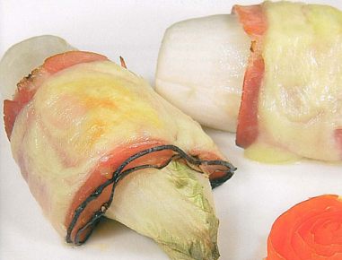 Überbackener Chicorée mit Selchfleisch und Käse