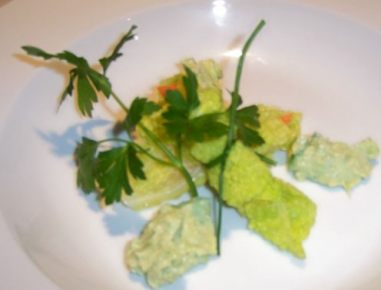 Avocadocreme mit Kohl- Karotten- Wrap
