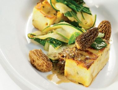 Schwammerlknöderl mit Zucchinispinat und Morcheln