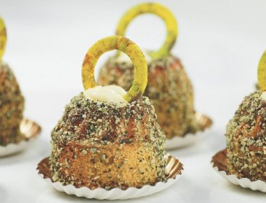 Mini-Kürbiskerngugelhupf
