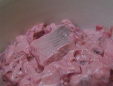 Heringssalat mit Preiselbeeren
