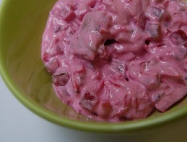 Heringssalat mit roten Rüben