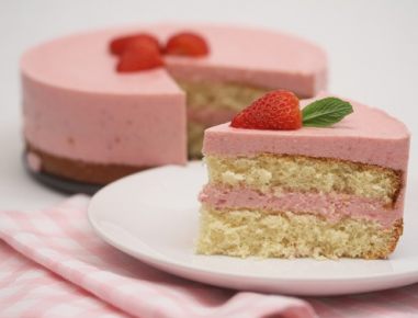 Erdbeertopfencremetorte