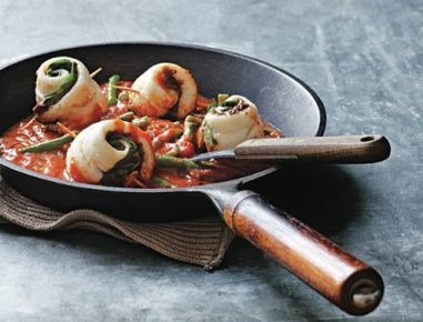 Pochierte Rotzunge mit Tomaten und Tapenade