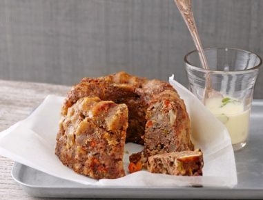 Fleischgugelhupf mit Kartoffelsauce