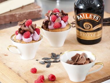 „Für die Dancing Queen” Baileys Coffee Cupcake mit Tonkabohne