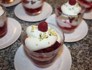 Himbeer-Baiser-Trifle