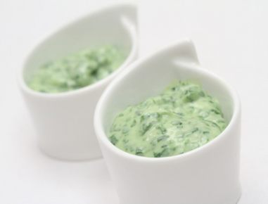 Mayonnaise mit Basilikum