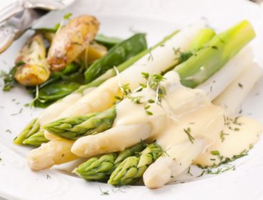 Spargel mit Ingwersabayon