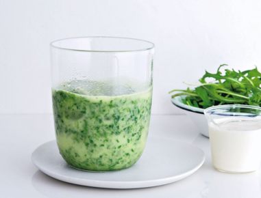 Eiskalte Rucolasuppe