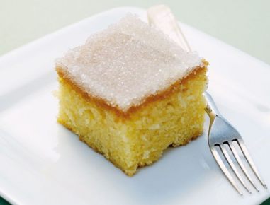 Zitronenkuchen mit knuspriger Zuckerkruste