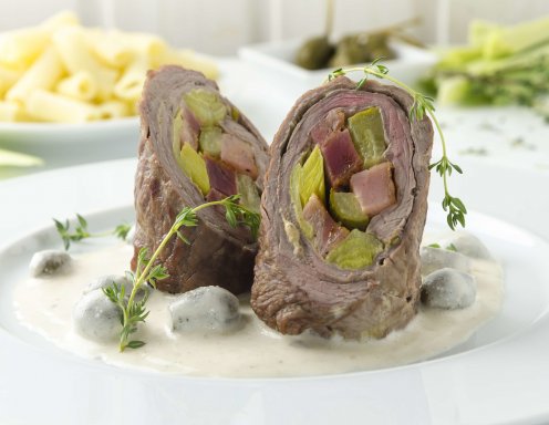Express-Rindsrouladen in Kapernrahmsauce aus der Heißluftfritteuse Express-Rindsrouladen in Kapernrahmsauce aus der Heißluftfritteuse