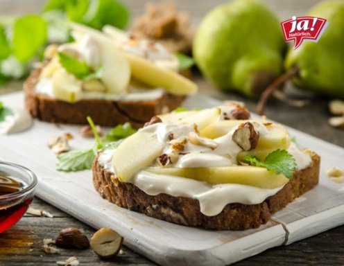 Crostini mit Birne und Haselnuss Crostini mit Birne und Haselnuss