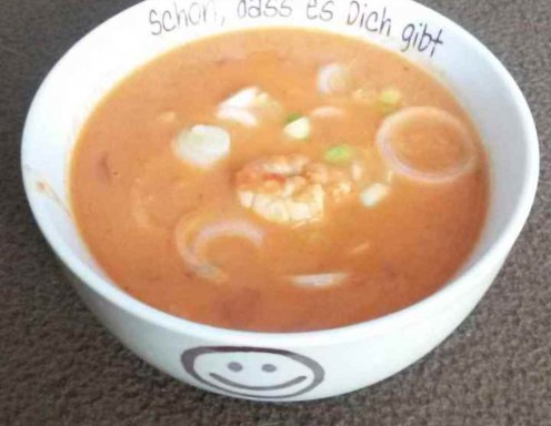 Tomatensuppe mit Kokosmilch und marinierten Garnelen Tomatensuppe mit Kokosmilch und marinierten Garnelen