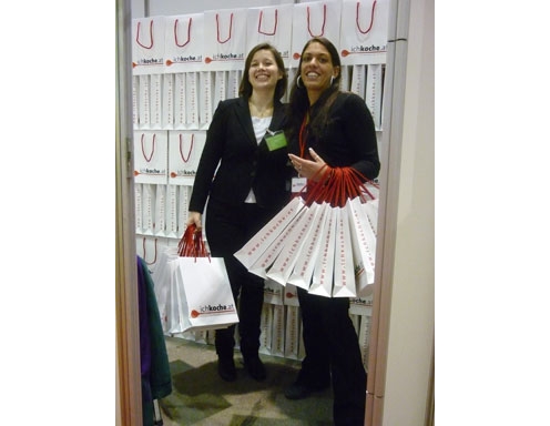 Unser Dreamteam Sandra und Ruth sind bei jeder Messe fix dabei.