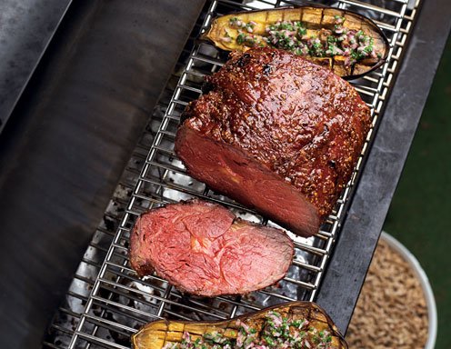 Rib-Eye im Ganzen gesmokt mit gesmokten Melanzani Rib-Eye im Ganzen gesmokt mit gesmokten Melanzani