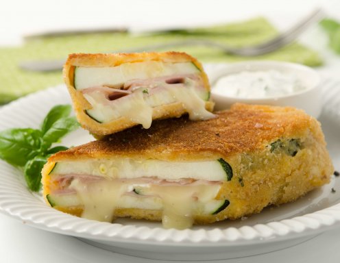 Zucchini gefüllt mit Camembert Zucchini gefüllt mit Camembert