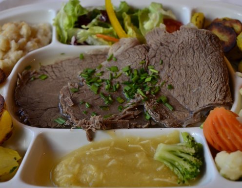 Tafelspitz mit klassischen Beilagen - Rezept - ichkoche.at