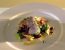 Pochiertes Kalbsfilet mit Avocados, Pistazienöl und Radicchio Trevisiano