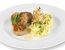 Schweinsbutterschnitzerl mit Basilikumpüree und Krautstroh