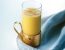 Heiße Frucht-Honig-Milch