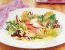 Blattsalat mit Mozzarella- Rohschinkenröllchen
