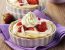Torte mit weißer Schokoladencreme und Erdbeeren