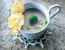 Holundersuppe mit glasierten Kohlsprossen und Parmesanwaffeln