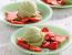Avocado-Sorbet mit marinierten Erdbeeren